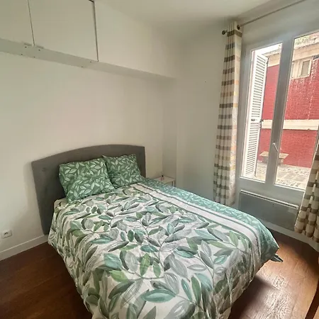 Comfort Parisian And Sofa Bed 1 Min To Metro M4 & T3a ホームステイ *