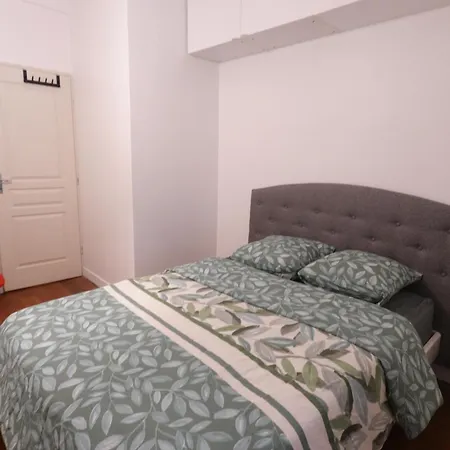 Comfort Parisian And Sofa Bed 1 Min To Metro M4 & T3a * パリ