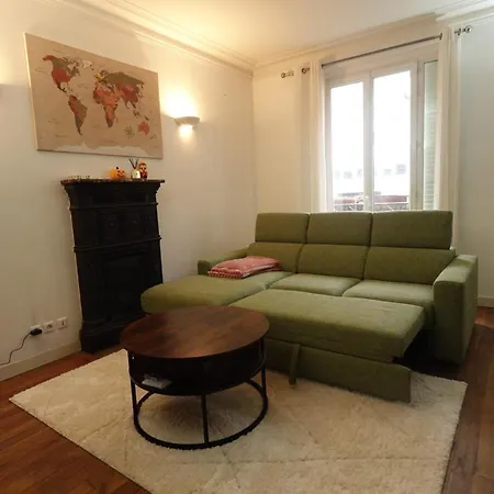 Comfort Parisian And Sofa Bed 1 Min To Metro M4 & T3a ホームステイ パリ